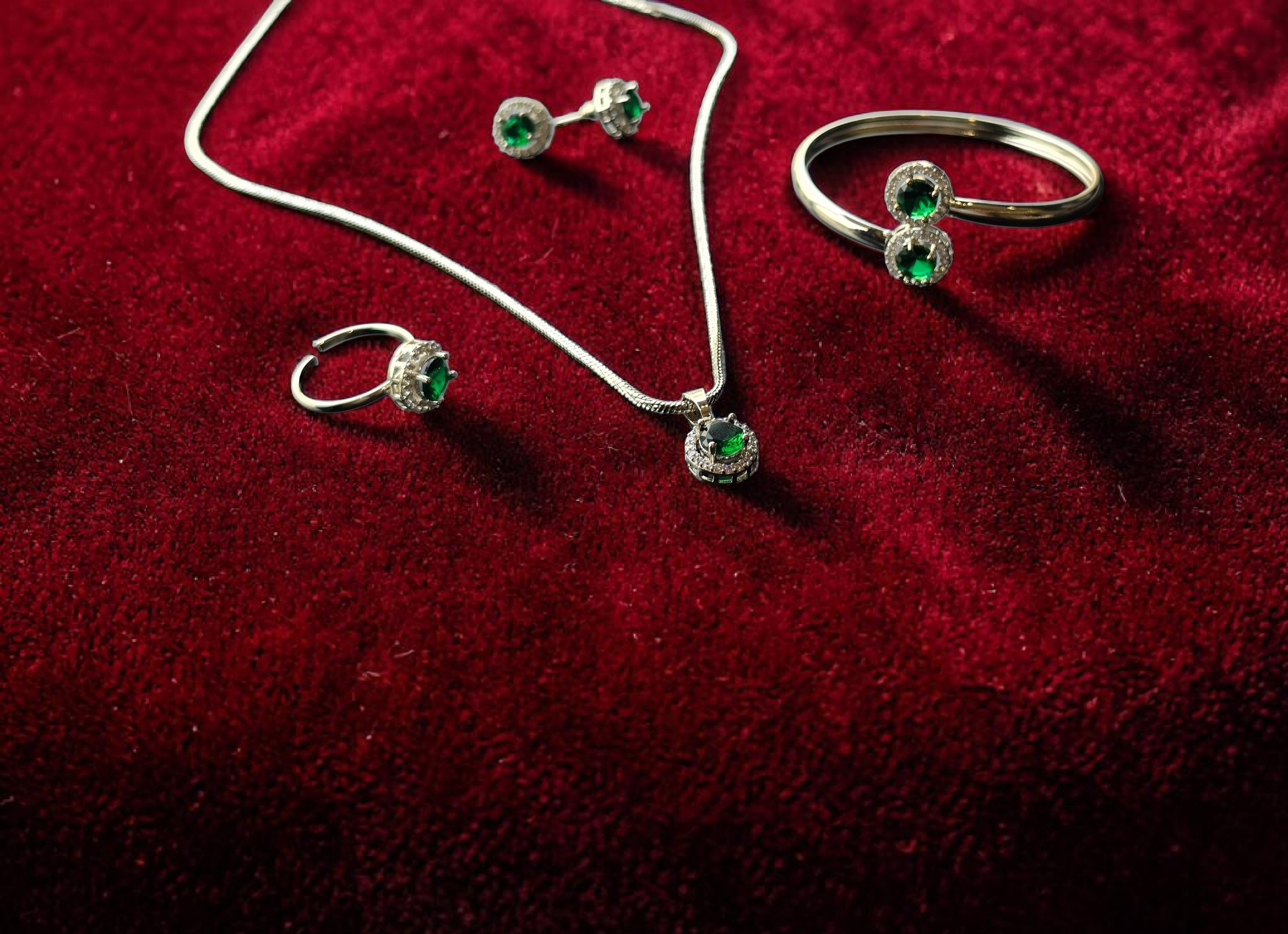 Pendants And Pendants Sets